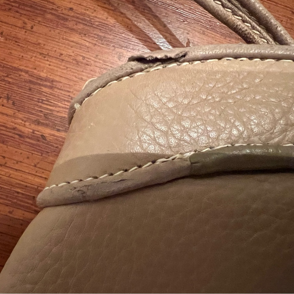 Gucci Crossbody - Picture 12 of 16